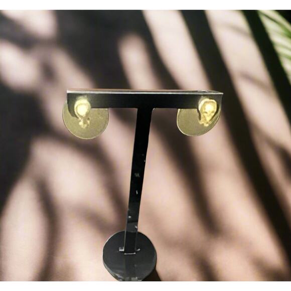 Clip on 1" gold rope edge oval cream pearl earrings - Picture 4 of 4